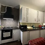 Private Double Room In West Marylebone, 1 Step To Tube Station