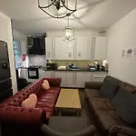 Private Double Room In West Marylebone, 1 Step To Tube Station