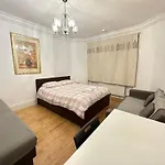 Private Double Room In West Marylebone, 1 Step To Tube Station