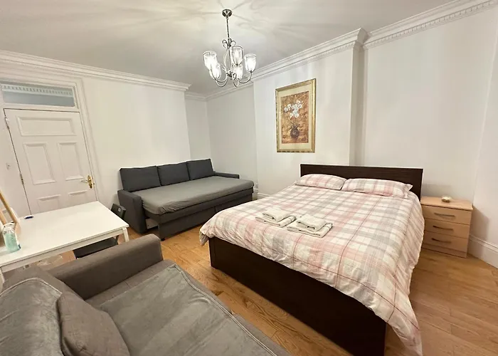 Private Double Room In West Marylebone, 1 Step To Tube Station