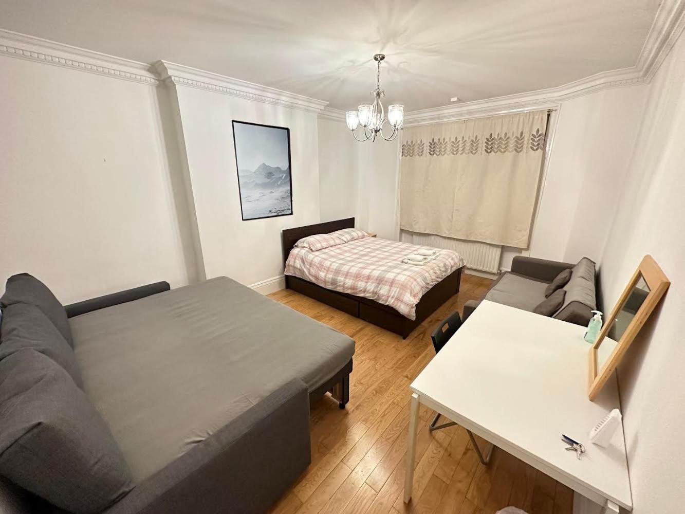 Private Double In West Marylebone, 1 Step To Tube Station London