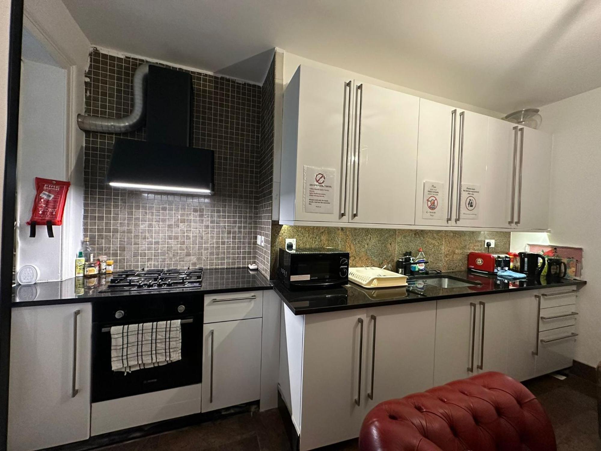 Private Double In West Marylebone, 1 Step To Tube Station London